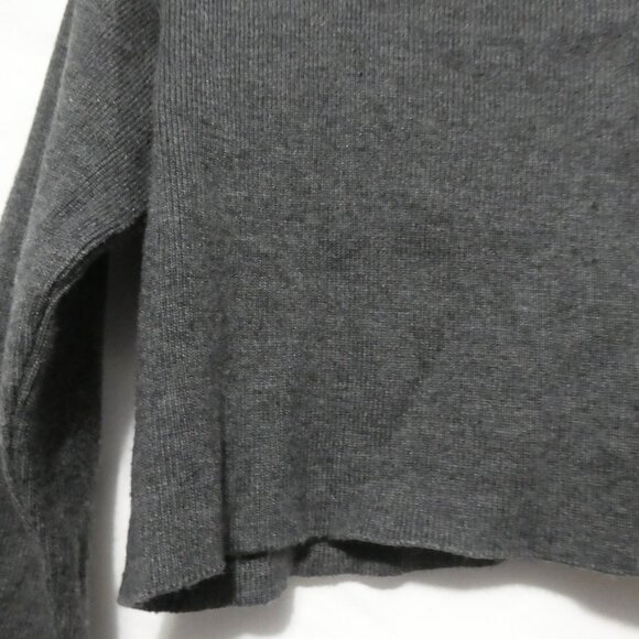 GARAGE CLOTHING CO. | large | Cropped Grey Cardigan | Made In Canada 🟥🍁🟥 - Picture 14 of 16